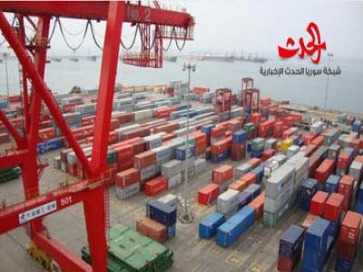 الاقتصاد السورية تبدأ منح إجازات استيراد للبضائع المتوقفة بالمرفأ