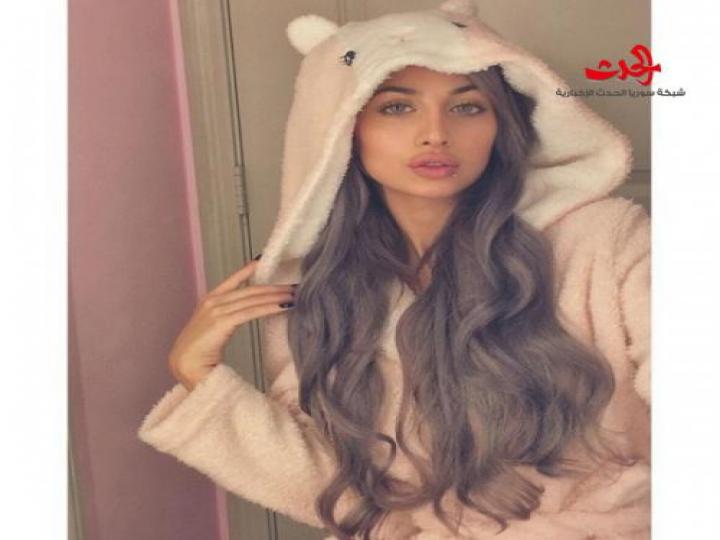 بالصور أول عارضة أزياء سعودية