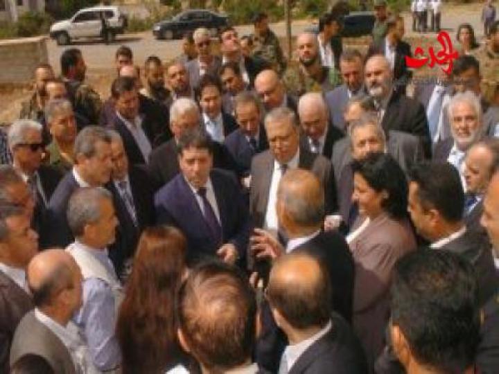 بتوجيه من الرئيس الأسد الحلقي يفتتح ويضع حجر الأساس لعدد من المشاريع الخدمية والتنموية في السويداء