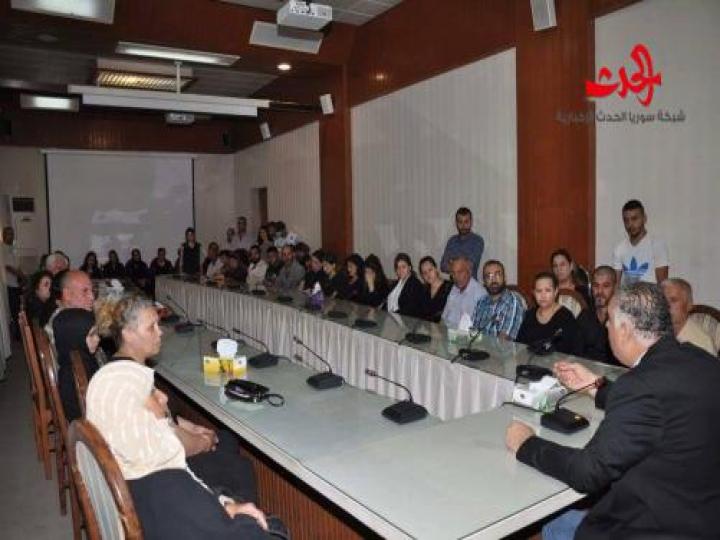 محافظ حمص : العمل لتأمين حاجات ذوي الشهداء والجرحى وتقديم الدعم الكامل لهم