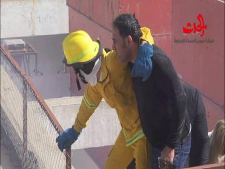 بالصور...عمرو مصطفى يتعرض لاصابة خطيرة في مقلب رامز يلعب بالنار !