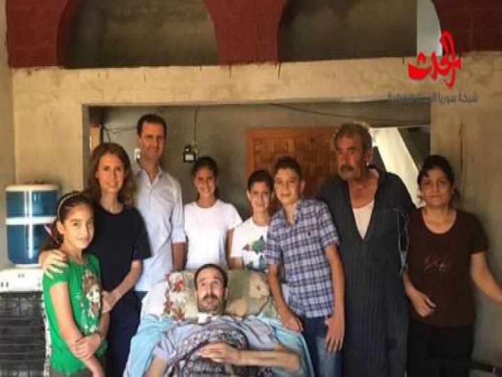 بالصور ...الرئيس الأسد يزور وعائلته عدداً من جرحى الجيش في قراهم بريف حمص