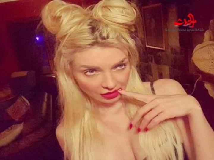 بالصورة.. ميريام كلينك تكشف عن مؤخرتها؟!