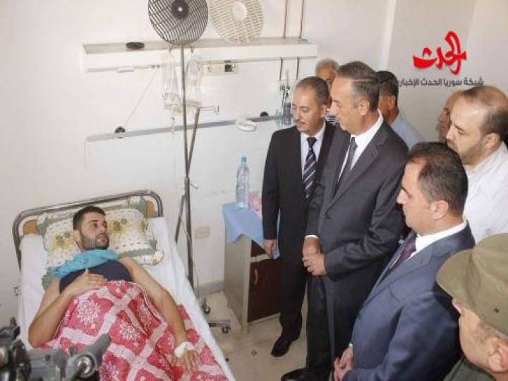 المحافظ وأمين فرع الحزب بجولة تفقدية في القطيفة بريف دمشق 