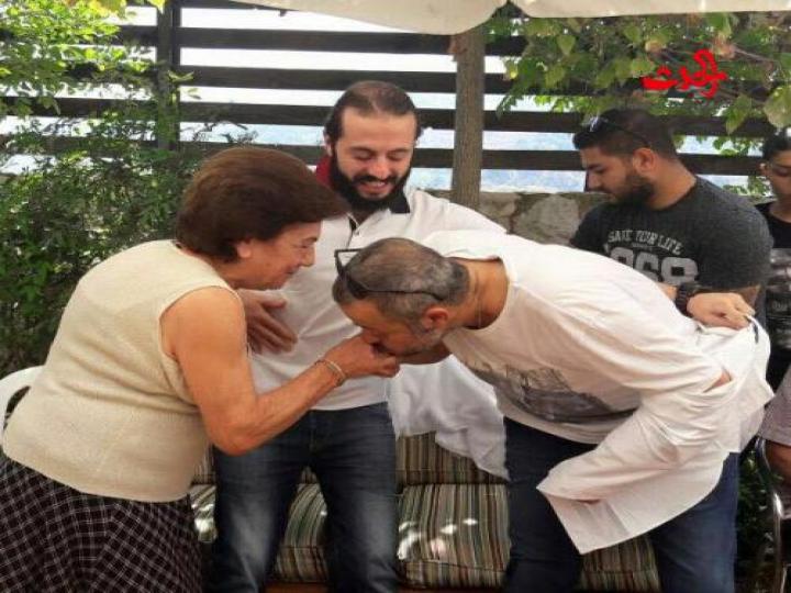 بالصور...&quot;أبو وديع&quot;  يستعين بحارسة شخصية لحمايته!