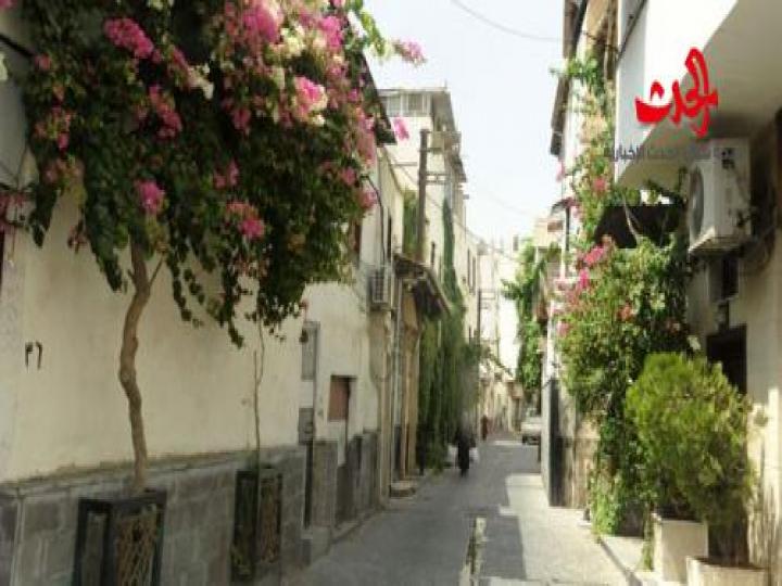 الجو حارا بين الصحو والغائم جزئيا