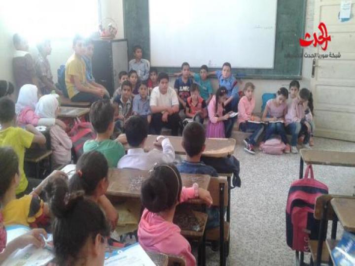برسم السيد وزير التربية مدرسة من غير مقاعد للتلاميذ !!؟