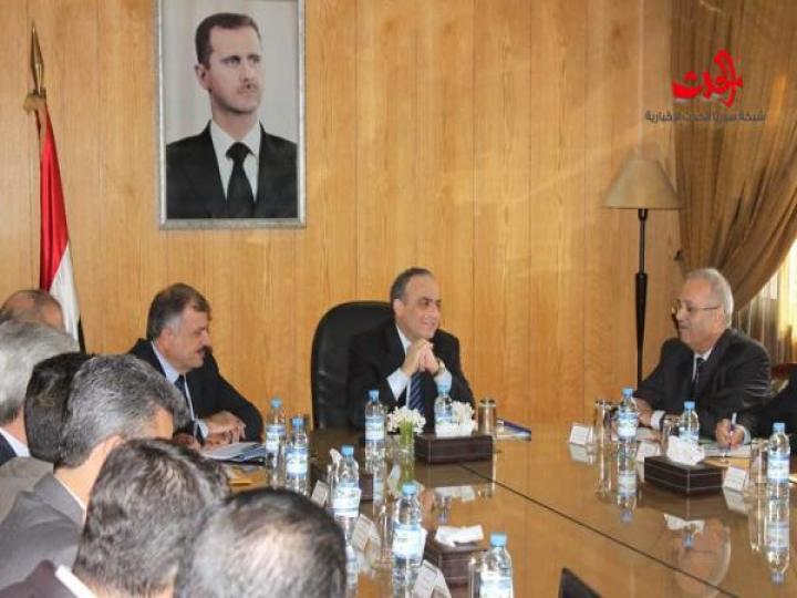 رئيس الحكومة يعود إلى وزارة الكهرباء للاطلاع على أخر مستجدات القطاع الكهربائي