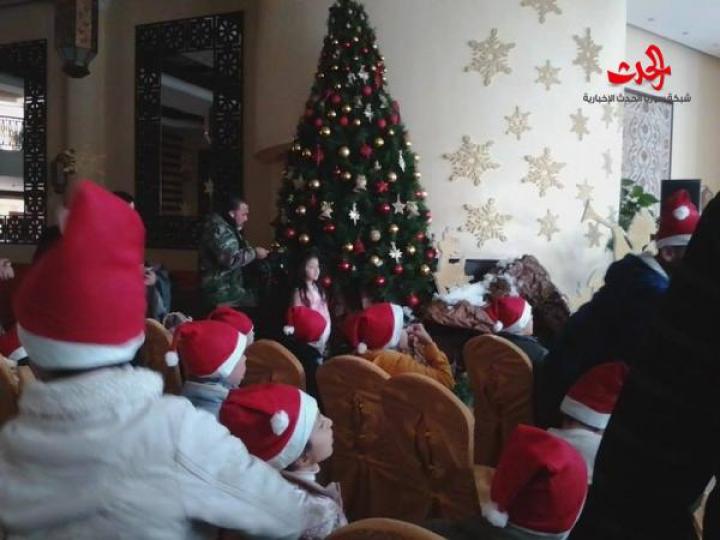 إضاءة شجرة الميلاد في منتجع أفاميا 