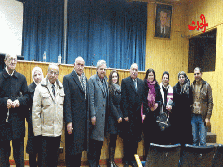محاضرة للأستاذ عيسى إسماعيل حول قراءة في رواية أحلام الذئاب للكاتب الروائي عبد الغني ملوك .
