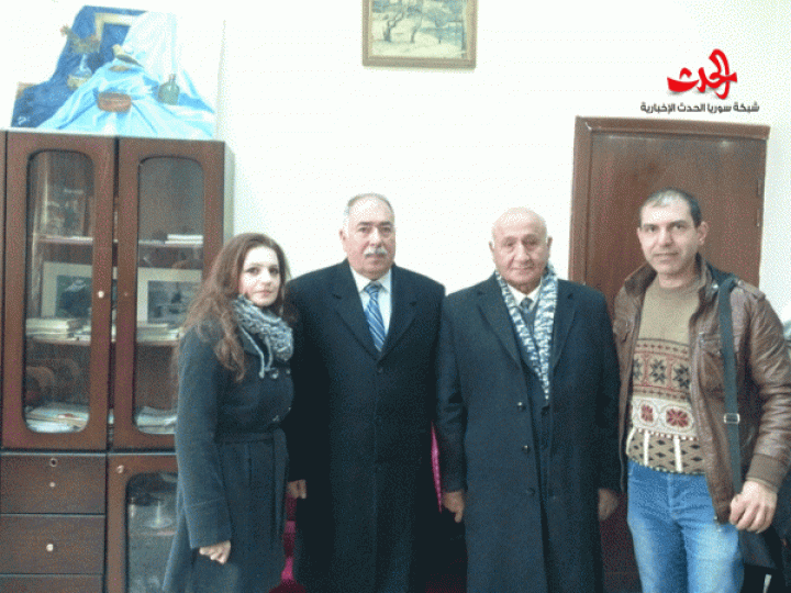 محاضرة للأستاذ عيسى إسماعيل حول قراءة في رواية أحلام الذئاب للكاتب الروائي عبد الغني ملوك .