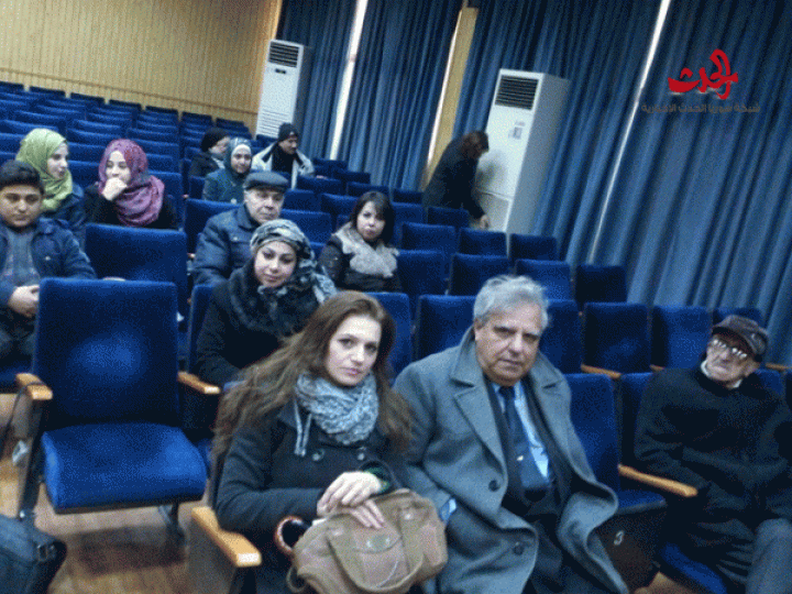 محاضرة للأستاذ عيسى إسماعيل حول قراءة في رواية أحلام الذئاب للكاتب الروائي عبد الغني ملوك .