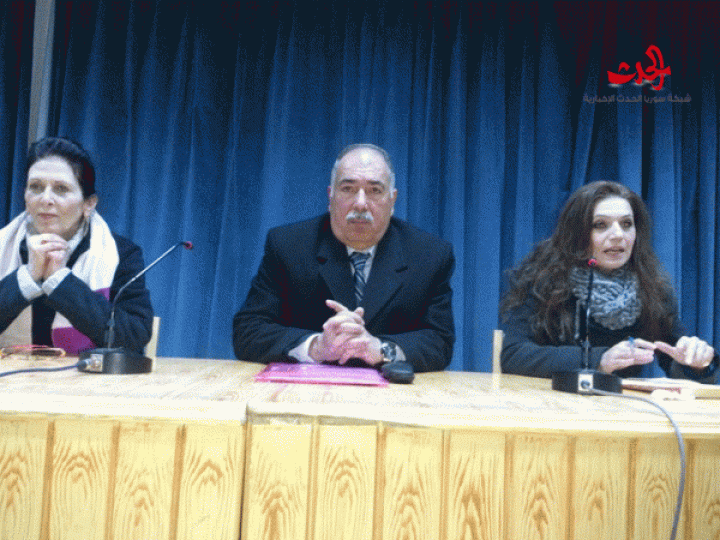 محاضرة للأستاذ عيسى إسماعيل حول قراءة في رواية أحلام الذئاب للكاتب الروائي عبد الغني ملوك .