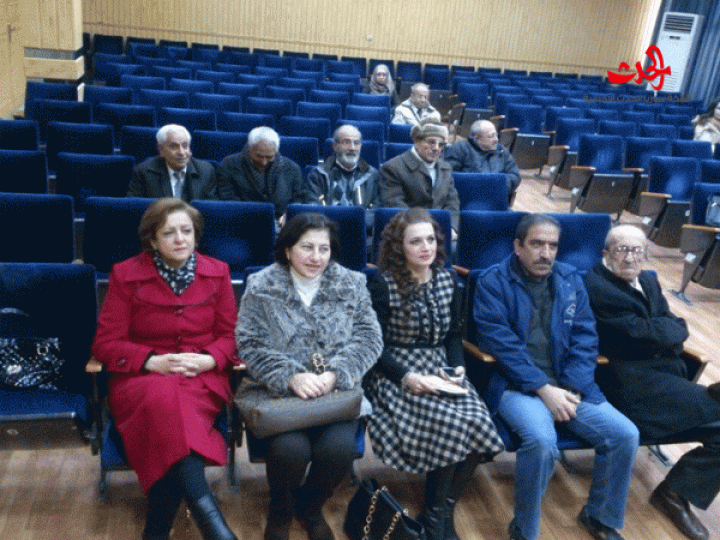 الشاعرة خديجة الحسن توقع ديوانها الأول ( مرايا الروح ) في المركز الثقافي العربي بحمص 