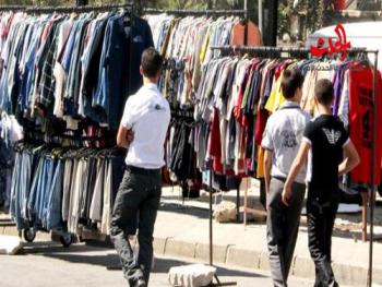 “البالــــة”عدم تنظيمها والاعتراف بها يُضيِّع على الخزينة موارد تذهب لجيوب المتاجرين والسماسرة