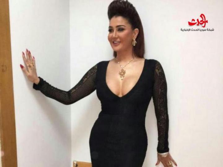 غادة عبد الرازق تغضب متابعيها بسبب صدرها