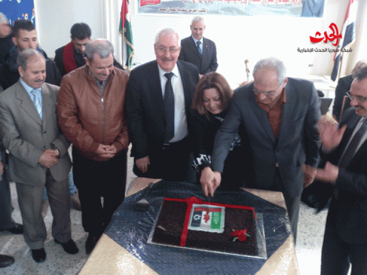       نقابة المعلمين تكرم ذوي المعلمين الشهداء في الإتحاد النسائي بحمص