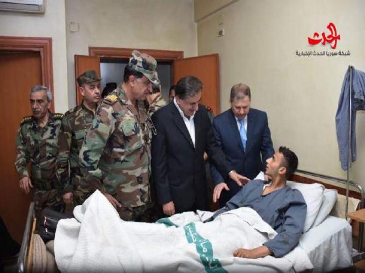 بمناسبة عيد الشهداء جولة لمحافظ ومسؤولي حلب 