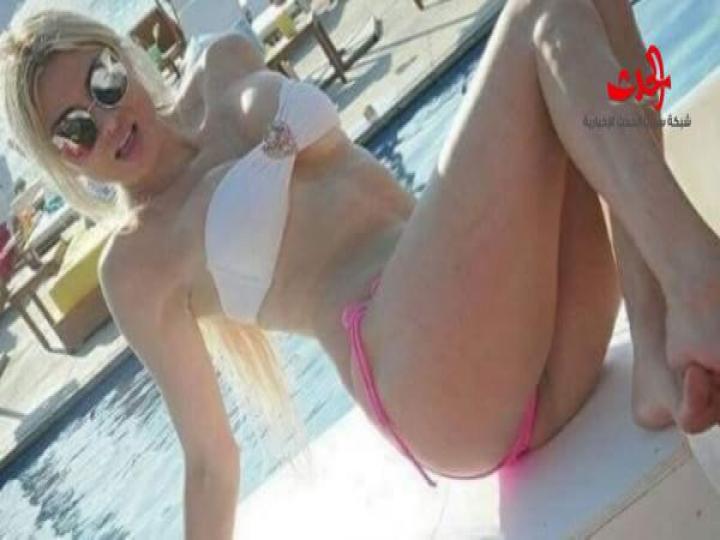 تصدم متابعيها بصورة عارية تماما لصدرها !ميريام كلينك