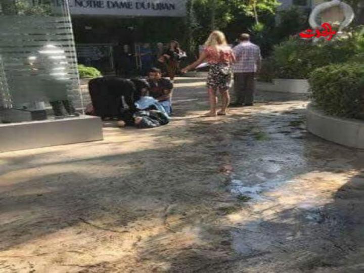 سيدة سوري تضع مولودها  على باب مستشفى سيدة لبنان بعد رفضهم استقبالها !!