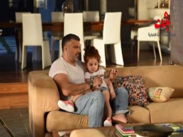 فارس كرم ينفصل عن زوجته ويغني لإبنته!...صور