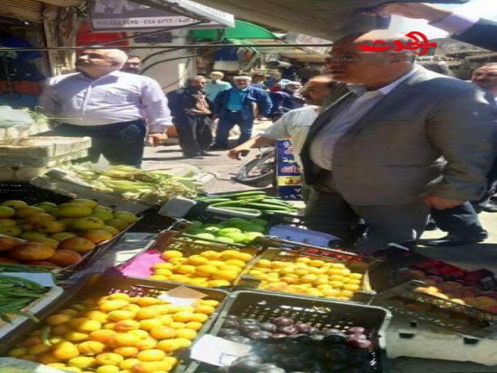 تجار في سوق الهال... يتحدى عناصر التموين؟!