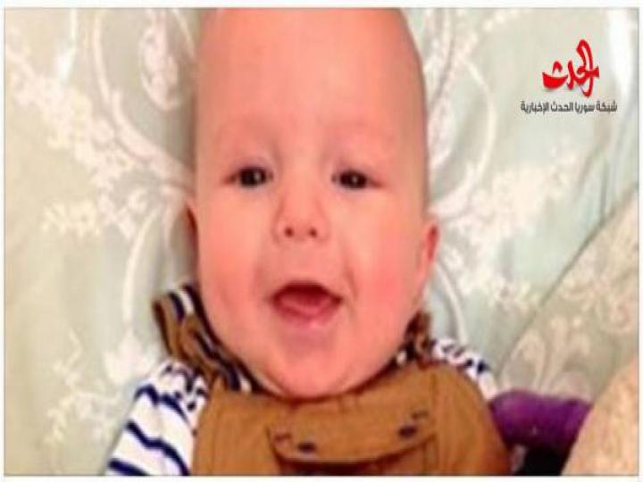 صور صادمة ومؤلمة .. أم تعرض اللحظات الأخيرة من حياة طفلها!