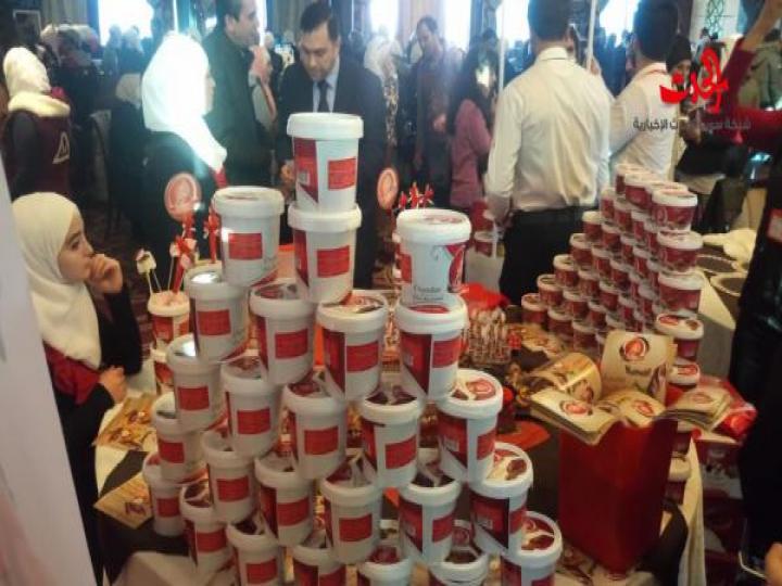 بإيدي سيدات سورية... بازار بمناسبة أعياد الميلاد في فندق القيصر بدمشق