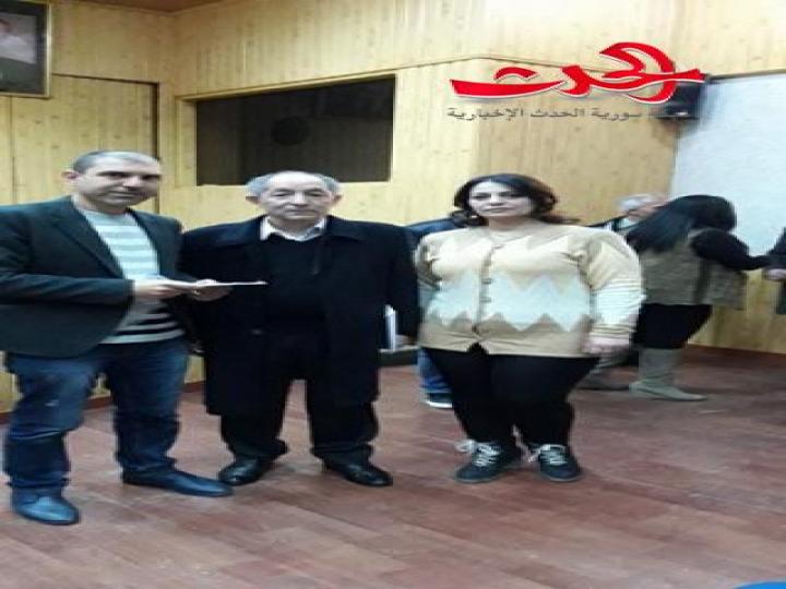                               كنايسي يوقع ديوانه بعنوان ديوك الغريب في ثقافي حمص 