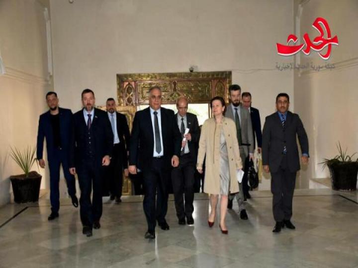 وفد روسي في حمص لبحث سبل التعاون وتطويرها مع محافظة حمص 