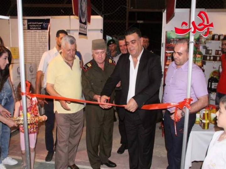 محافظ طرطوس يفتتح سوق التسوق الرمضاني 