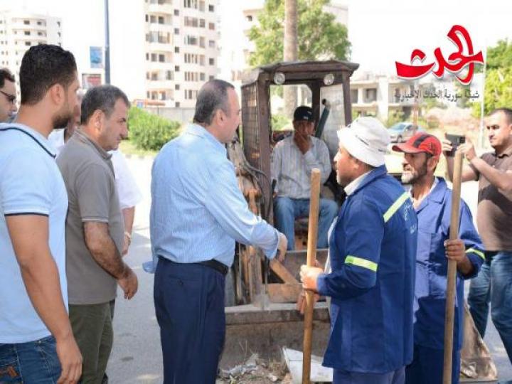 خلال العيد ...الحكومة تستنفر وتتابع مشاريعها 