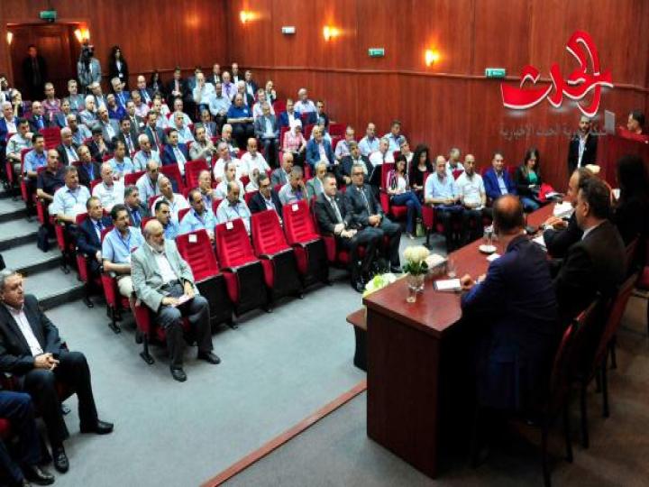 رئيس الحكومة يفتتح البرنامج الأول لمهارات القيادة الإدارية للمديرين العامين في سورية