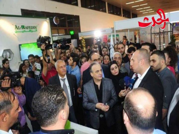 المهندس خميس : إجراءات نوعية اتبعتها الحكومة لدعم الصناعة المحلية وتحقيق التنمية 