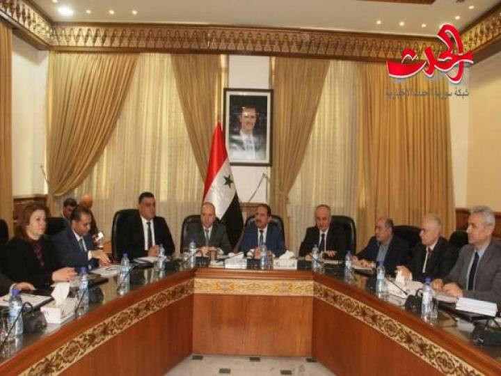 اجتماع موسع بين وزارتي النقل والسياحة لبحث الواقع السياحي والمشاريع السياحية المتعثرة في محافظة طرطوس