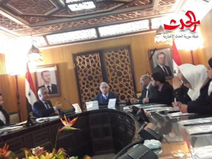 بهدف ربط مخرجات التعليم بسوق العمل.. غرفة تجارة دمشق تستضيف طلابا من معهد فتح الإسلامي
