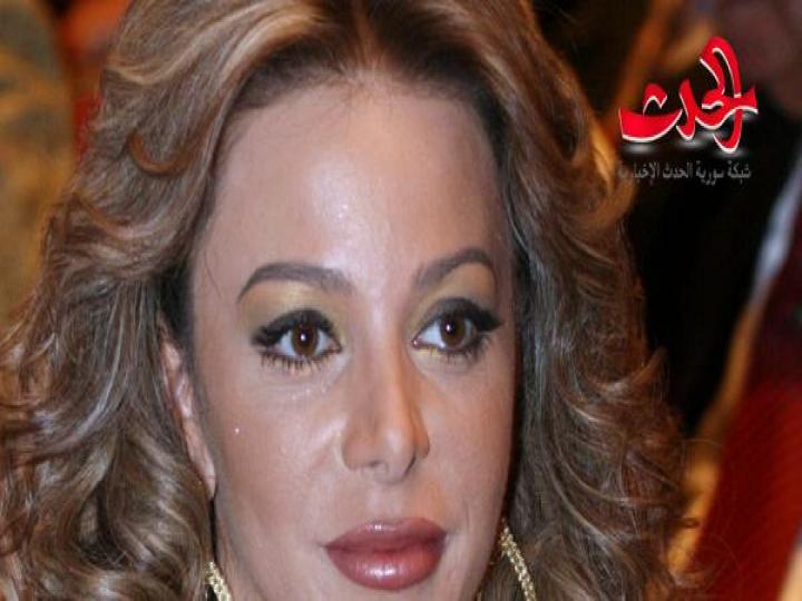 سوزان نجم الدين ترد عن اتهامها بالعري: أنا محجبة من الداخل..  فيديو