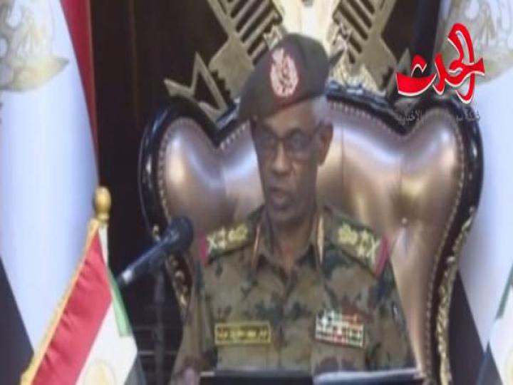 السودان تشكيل مجلس عسكري يتولى الحكم لمدة عامين وحل مؤسسة الرئاسة والمجلس الوطني
