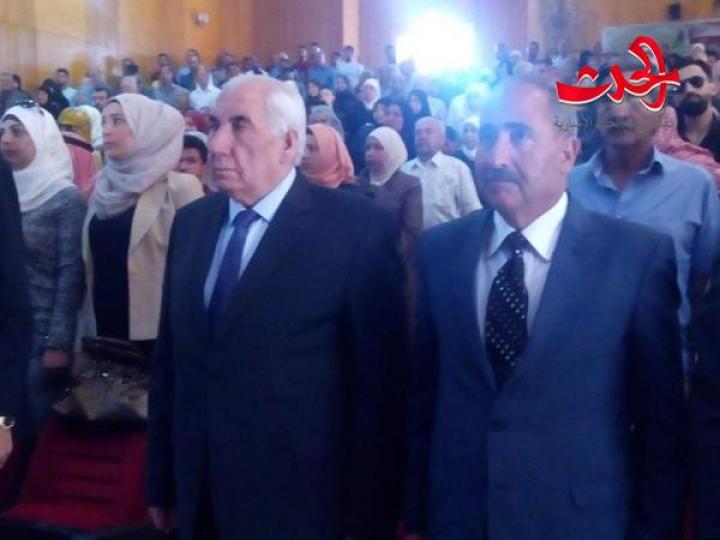 تقديرا لتضحياتهم الكبيرة تكريم  أسر الشهداء بمحافظة درعا