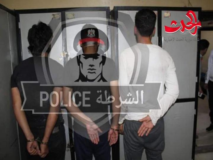 ينتهزون خروج النسوة من الاسواق فيقومون بخطف حقائبهم على متن دراجات نارية 