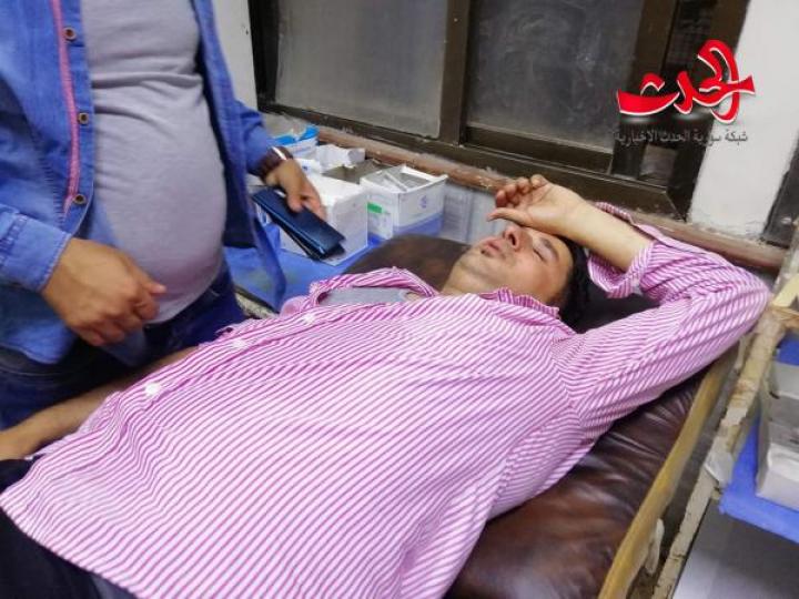 مجهولون يعتدون بالضرب على مراسل سورية الحدث و مصور سانا خلال تغطيتهم لمهرجان بصرى الشام 