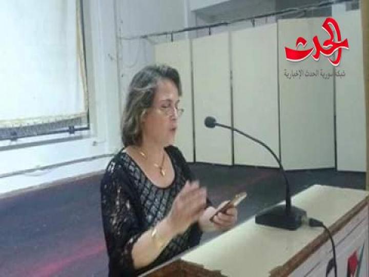 رواق  /  شعر ليلى أحمد