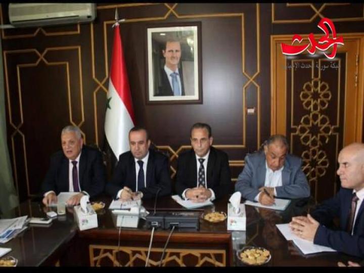 السويداء تستقبل وزيري الادارة المحلية والصحة بوابل من التصفيق..