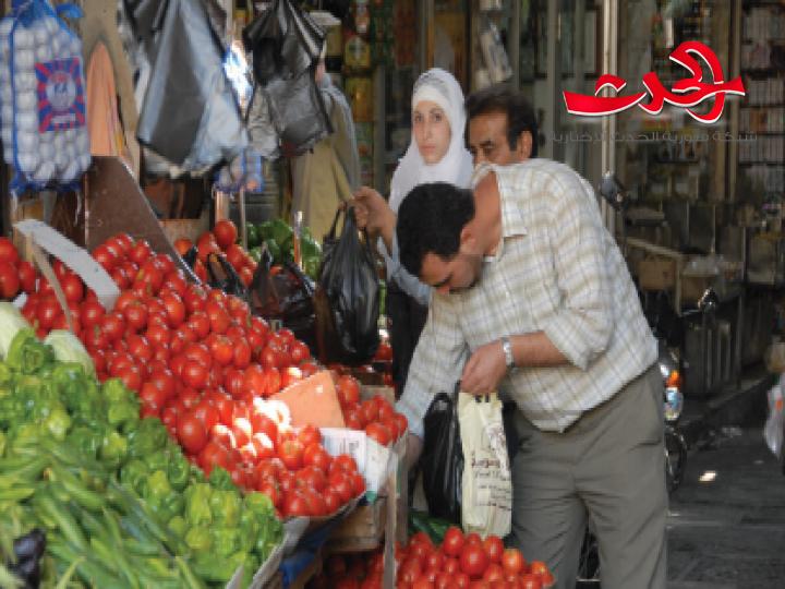 البائعين «الدولار لا يرحمنا لنرحمكم» ..مدير التموين :عقوبات قاسية ورادعة لأي حالة احتكار