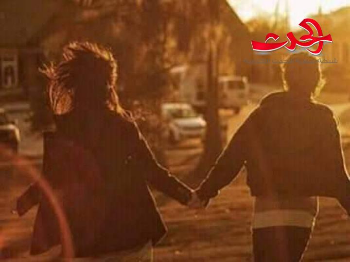 بشرى العبدالله يمسك بأصابعي