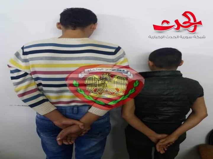 بجرم سرقة محتويات السيارات ليلاً  توقيف شقيقين في مدينة اللاذقية 