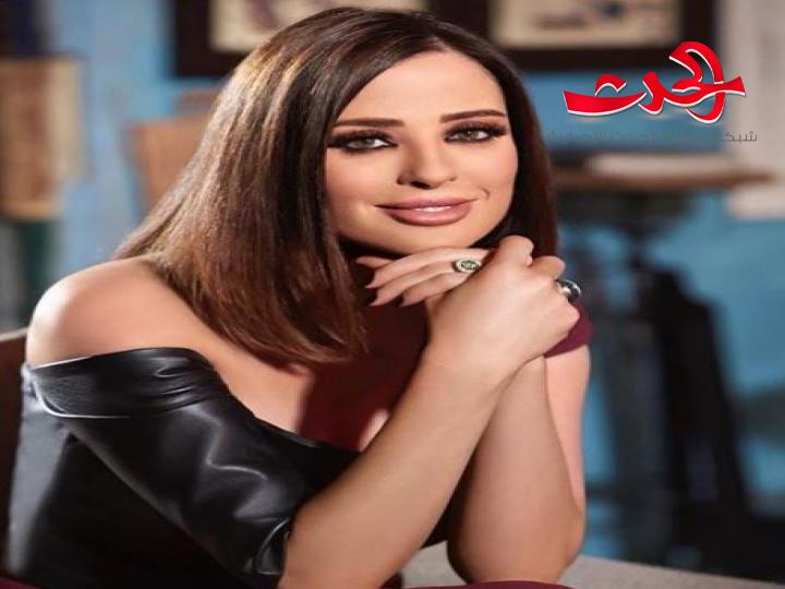 وفاء الكيلاني زوجة نجم الهيبة تيم حسن أحدث صورة