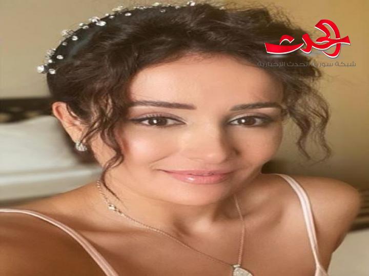 كندا حنّا في إطلالة جريئة..صور