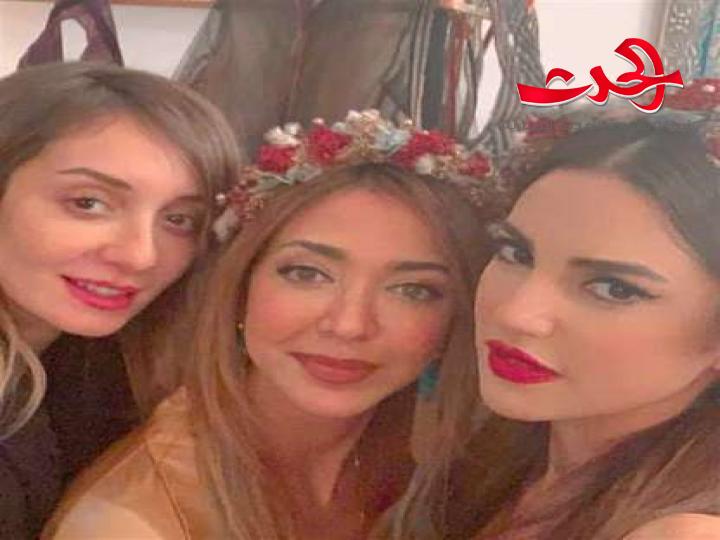 احتفالات النجمات بالكريسماس..صور