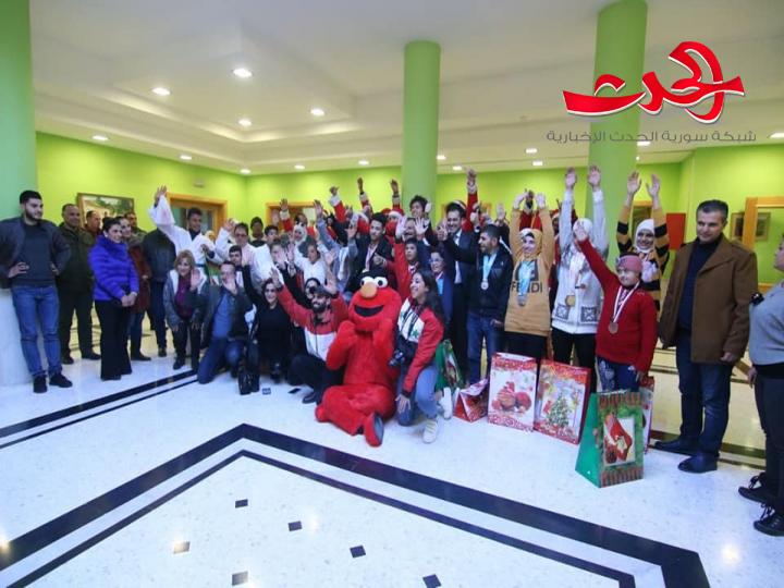 بمناسبة أعياد الميلاد ورأس السنة احتفالا ميلادياً في مدينة دير عطية